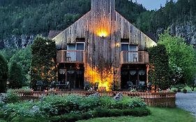 Hotel Auberge Du Jardin Petit-Saguenay Exterior photo