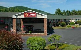 Clarion Inn & Suites At The Outlets Of Lake George Exterior photo