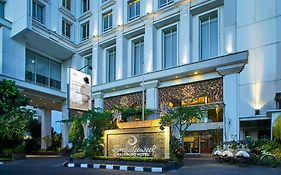 Jambuluwuk Malioboro Hotel Jogyakarta Exterior photo