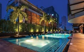 Hotel Solitaire Bangkok Sukhumvit 11 Exterior photo