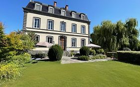 Bed and Breakfast Le Clos Des Noyers Combronde Exterior photo