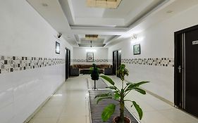 Oyo Flagship Hotel Vasundhara Heights Bareli Exterior photo