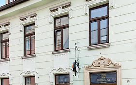 Garni Hotel Virgo Bratysława Exterior photo