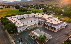 Hotel Ramada By Wyndham La Verkin Zion National Park Exterior photo