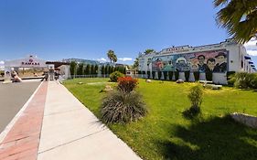 Hotel Ramada By Wyndham Kingman Exterior photo