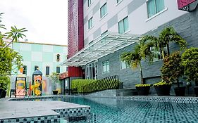 Hotel Grand Zuri Pekanbaru Exterior photo