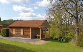 Les Chalets De La Margeride Blavignac Exterior photo