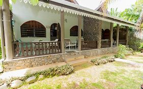 Romance Bungalows Beau Vallon  Exterior photo