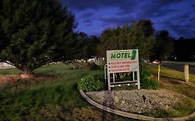 Green Door Motel Lavington Exterior photo