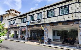 Lumut Suites Exterior photo