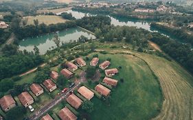 Hotel Terres De France - Les Hameaux Des Lacs Monclar-de-Quercy Exterior photo