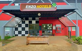 Enzo Hotel 1Er Prix Coudes Exterior photo