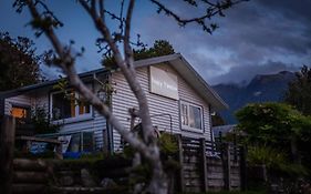 Ivorytowers Backpacker Lodge Fox Glacier Exterior photo