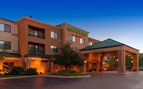 Hotel Courtyard By Marriott Traverse City Exterior photo