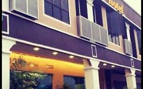 Gm Holiday Hotel Lumut Exterior photo