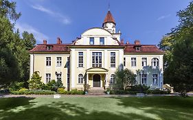 Pałac Nieznanice Zabytek Gościnny Exterior photo