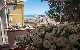 La Maison Doree Giardini-Naxos Room photo