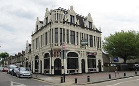 Hotel Duke Of Fife Barking  Exterior photo