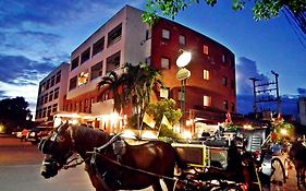 Pin Hotel Lampang Exterior photo