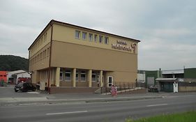 Motel Madona Bańska Bystrzyca Exterior photo