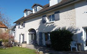 Bed and Breakfast Les Petunias Hugier Exterior photo