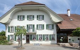 Hotel Auberge De La Croix Blanche Villarepos Exterior photo