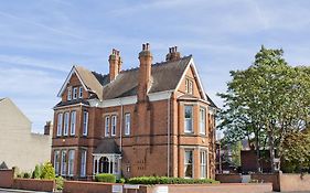 Bed and Breakfast Holywell House Loughborough Exterior photo