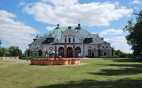Pałac w Czyżowie Szlacheckim Czyzow Szlachecki Exterior photo