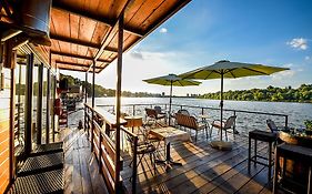 San Art Floating Hostel & Apartments Belgrad Exterior photo