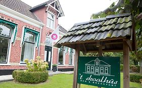 B&B 'T Skoalhus Westergeest Exterior photo