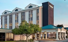 Hotel Doubletree By Hilton Dfw Airport North Irving Exterior photo