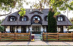 Hotel Gasthof Laci Betyar Hajdúszoboszló Exterior photo