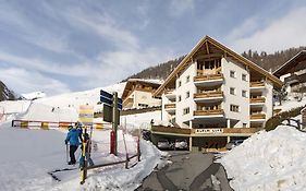 Appartements Garni Alpin Live Samnaun Exterior photo