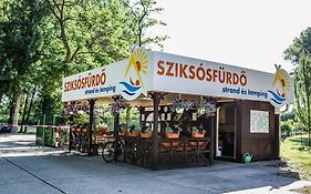 Sziksosfurdo Strand Es Kemping Segedyn Exterior photo