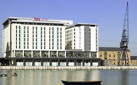 Hotel Ibis London Excel-Docklands Exterior photo