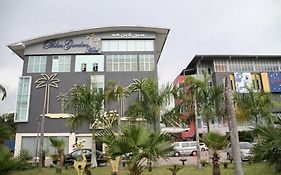 Palm Garden Hotel Brunei Bandar Seri Begawan Exterior photo