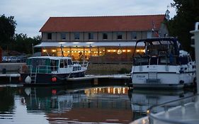 Hotel Le Port De Decize Exterior photo