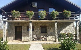 Guest House Iva Slunj Exterior photo