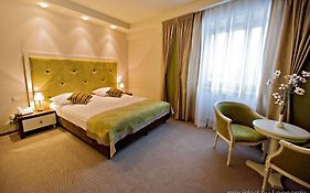 Hotel Prezydencki 4-star Rzeszów Room photo