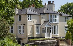 Bed and Breakfast Mount Edgcumbe Royal Tunbridge Wells Exterior photo