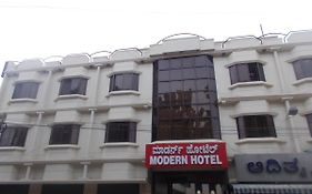 Modern Hotel Bengaluru Exterior photo