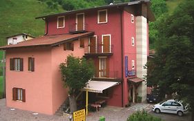 Albergo Belvedere Collio Exterior photo