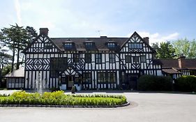 Hotel The Manor Elstree Exterior photo