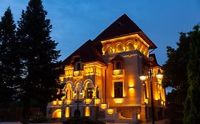 Hotel Casa Danielescu Târgu Jiu Exterior photo