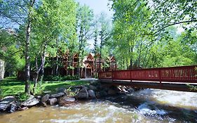 Hotel Streamside On Fall River Estes Park Exterior photo