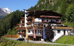 Alpin Panoramahotel Laerchenhof Heiligenblut Exterior photo