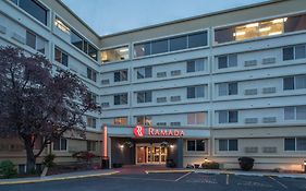 Hotel Ramada by Wyndham Downtown Spokane Exterior photo