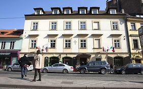 Hotel U Krize Praga Exterior photo