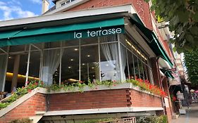 Logis Terrasse Hotel Lisieux Exterior photo