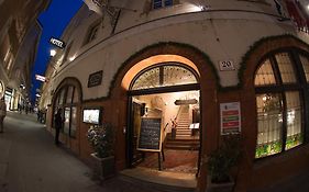 Altstadt Hotel Stadtkrug Salzburg Exterior photo